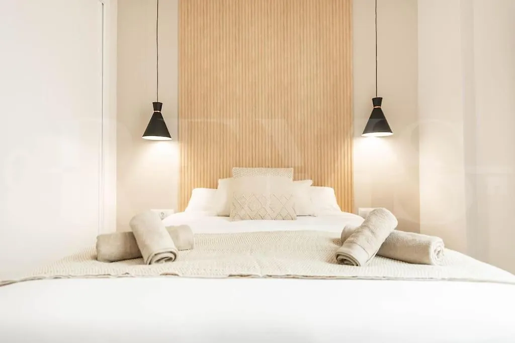Stay And Support - Charitable Apartments By Rems Μάλαγα