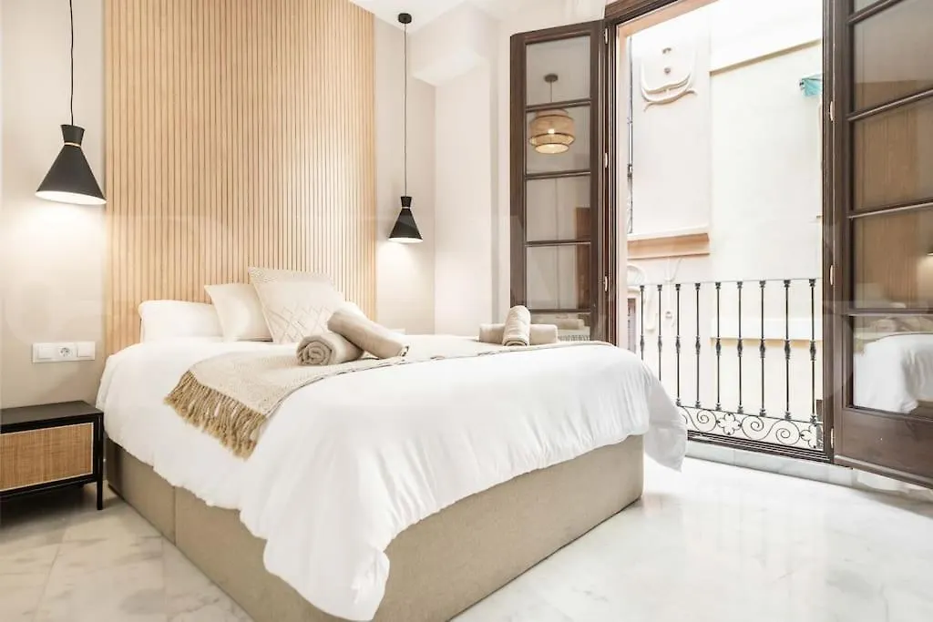 Stay And Support - Charitable Apartments By Rems Μάλαγα