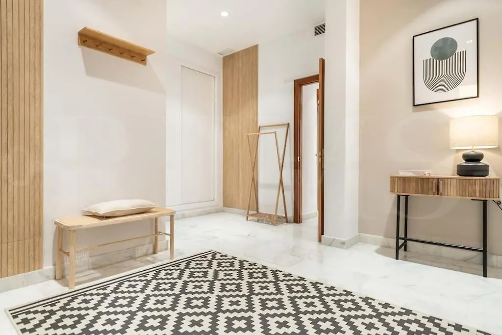 Stay And Support - Charitable Apartments By Rems Μάλαγα