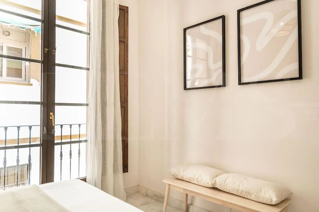 Stay And Support - Charitable Apartments By Rems Μάλαγα