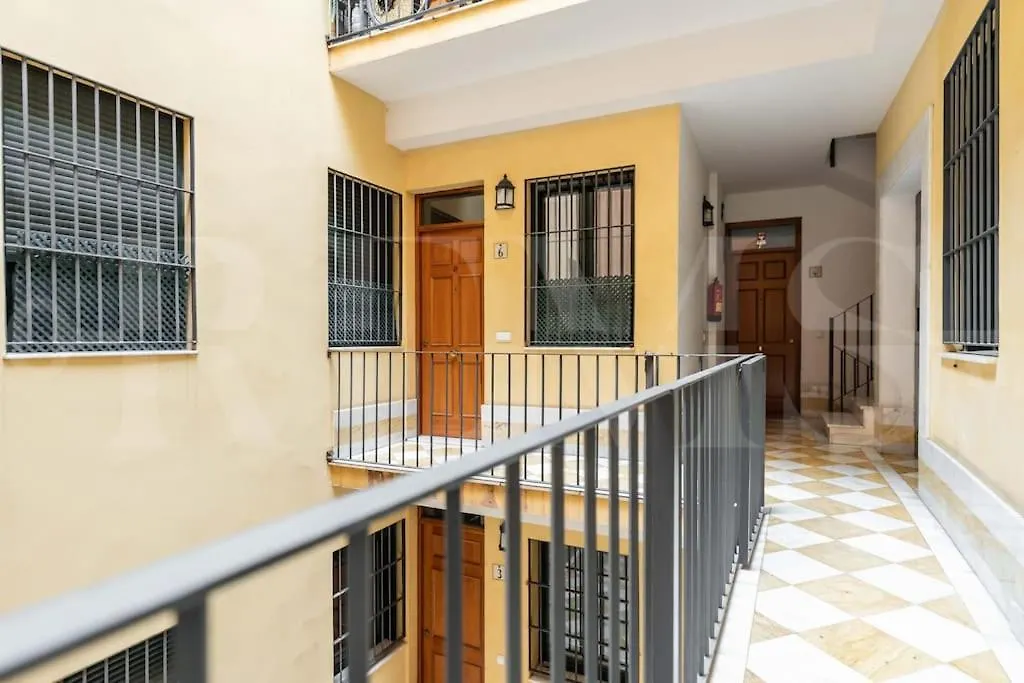 Stay And Support - Charitable Apartments By Rems Μάλαγα